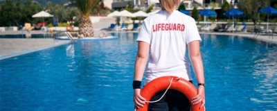 Certificación en Socorrista de Piscina y Parques Acuáticos + IA (Premium con Doble Certificación)