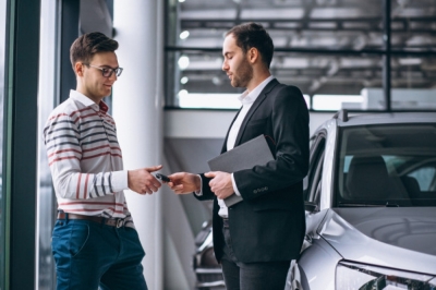 Diplomatura para Ejecutivos de Ventas de Automóviles + IA (Premium con Doble Certificación)