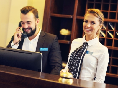 Técnico Auxiliar en Hotelería y Turismo + IA