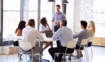 Planificación y Conducción Eficaz de Reuniones de Trabajo + IA (Premium con Doble Certificación)